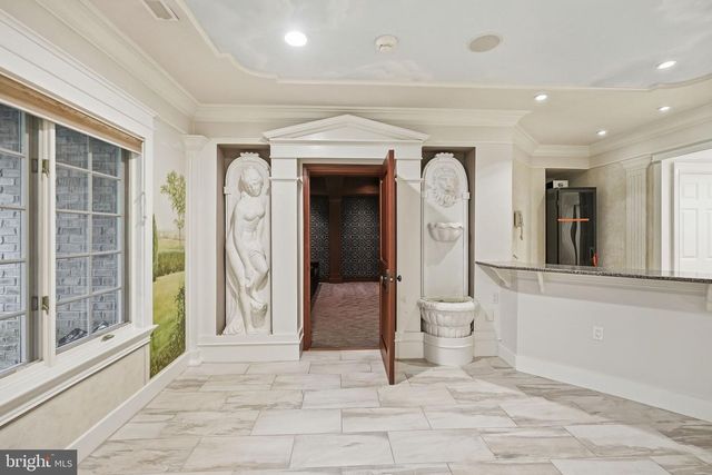 904 MACKALL AVE, Mclean, VA 22101