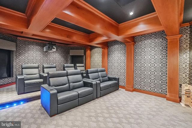 904 MACKALL AVE, Mclean, VA 22101