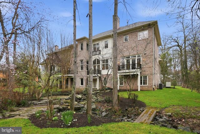 904 MACKALL AVE, Mclean, VA 22101