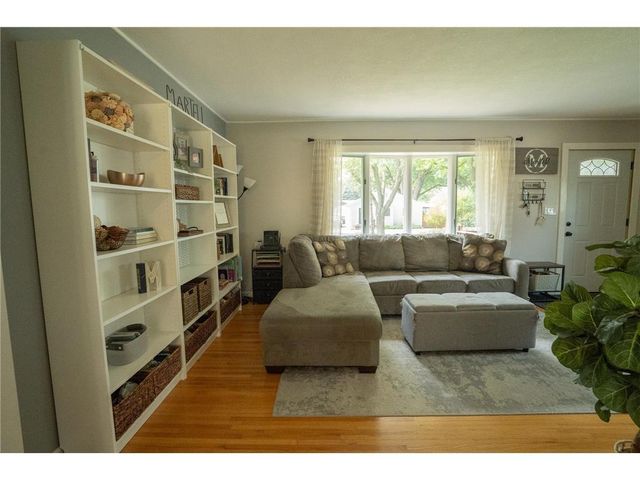 2027 Northwood Drive, North Saint Paul, MN 55109
