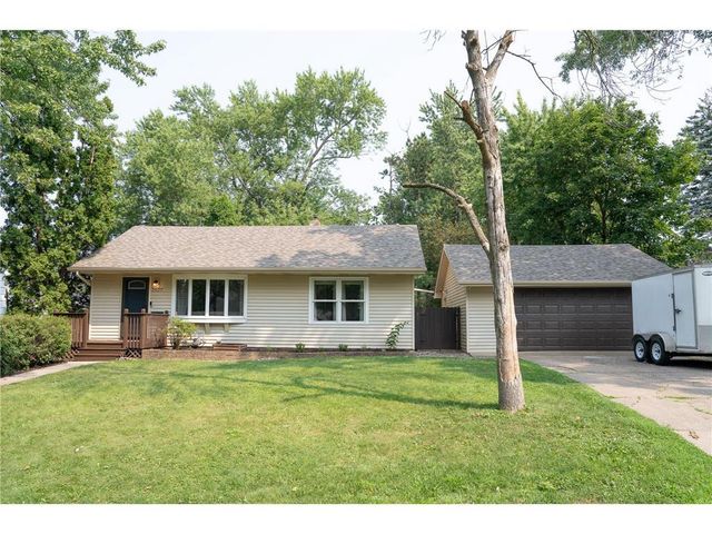 2027 Northwood Drive, North Saint Paul, MN 55109