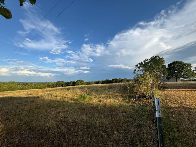 23211 Farm Road 2050, Aurora, MO 65605