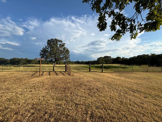 23211 Farm Road 2050, Aurora, MO 65605