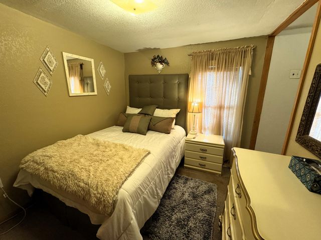 23211 Farm Road 2050, Aurora, MO 65605