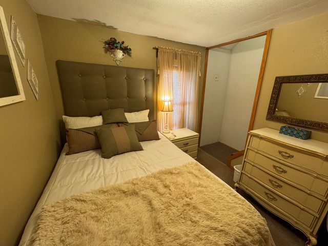 23211 Farm Road 2050, Aurora, MO 65605