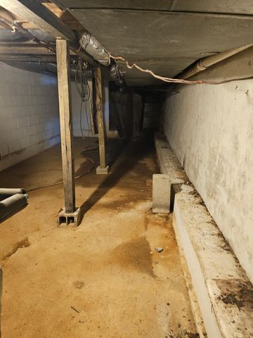 23211 Farm Road 2050, Aurora, MO 65605