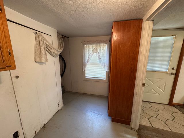 23211 Farm Road 2050, Aurora, MO 65605