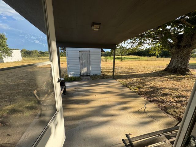 23211 Farm Road 2050, Aurora, MO 65605