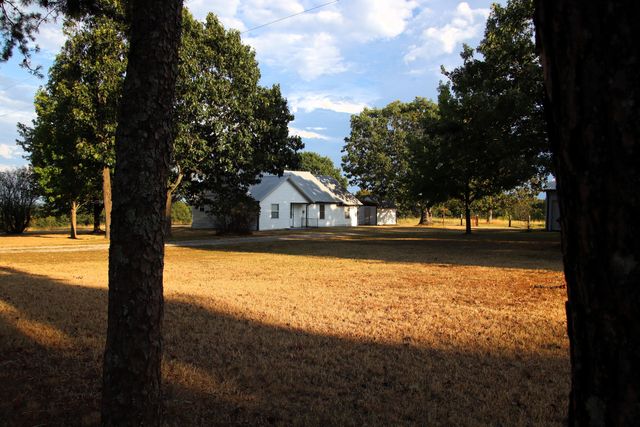 23211 Farm Road 2050, Aurora, MO 65605