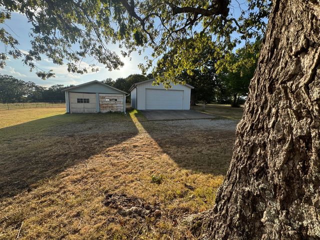 23211 Farm Road 2050, Aurora, MO 65605