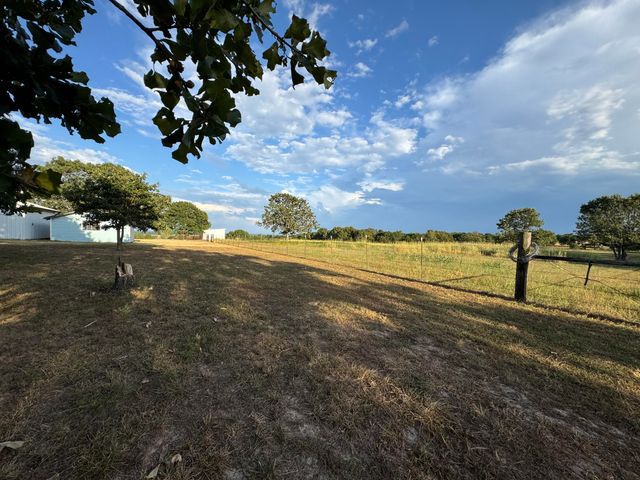 23211 Farm Road 2050, Aurora, MO 65605