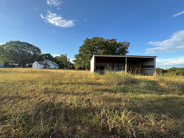 23211 Farm Road 2050, Aurora, MO 65605