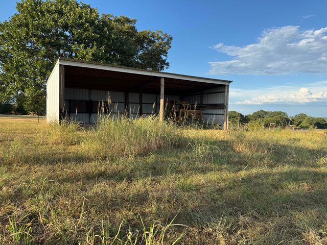 23211 Farm Road 2050, Aurora, MO 65605