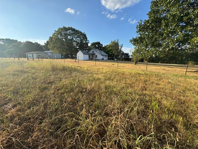 23211 Farm Road 2050, Aurora, MO 65605