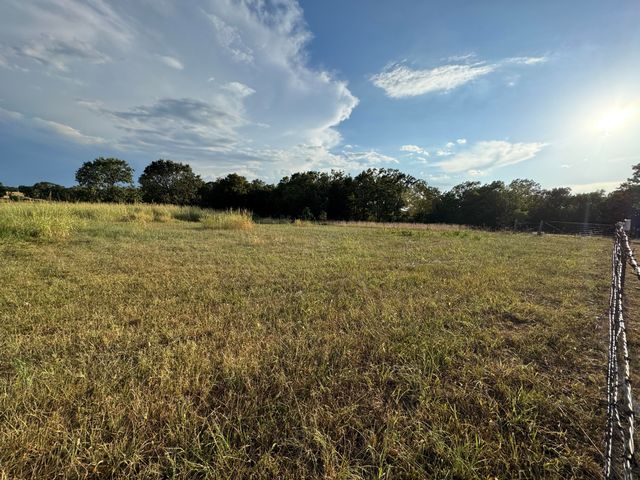 23211 Farm Road 2050, Aurora, MO 65605