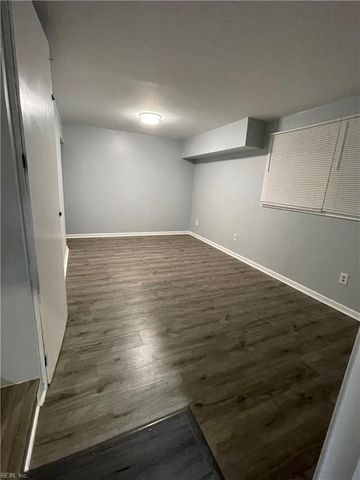 122 Kendall DR, Newport News, VA 23601