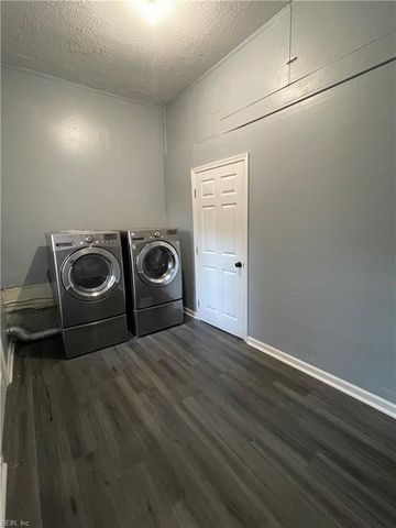 122 Kendall DR, Newport News, VA 23601