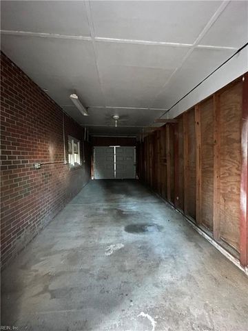 122 Kendall DR, Newport News, VA 23601