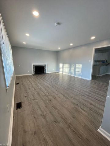 122 Kendall DR, Newport News, VA 23601