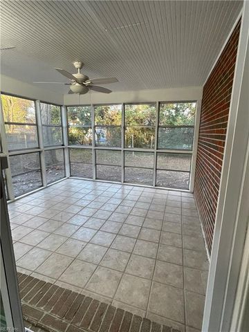 122 Kendall DR, Newport News, VA 23601