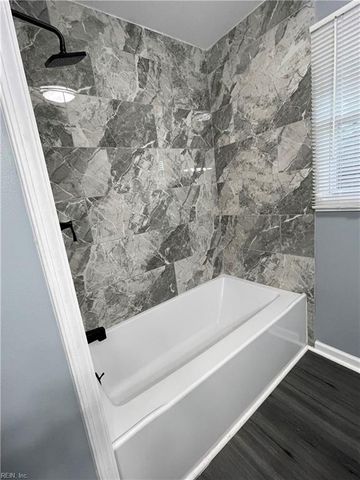 122 Kendall DR, Newport News, VA 23601