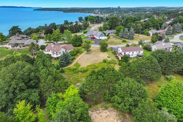 3147 Scenic Hills Drive, Williamsburg, MI 49690