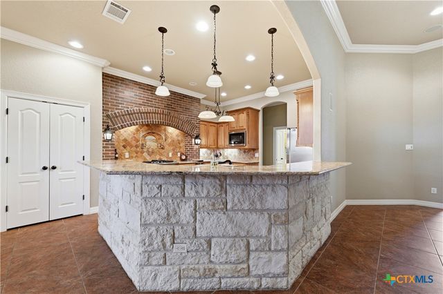 8006 Ridgeway Court, Nolanville, TX 76559