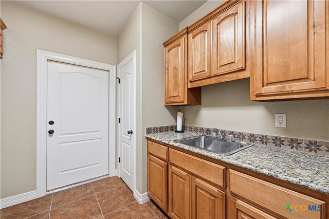 8006 Ridgeway Court, Nolanville, TX 76559