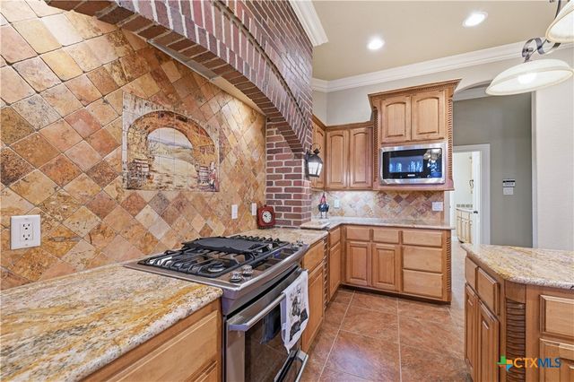 8006 Ridgeway Court, Nolanville, TX 76559
