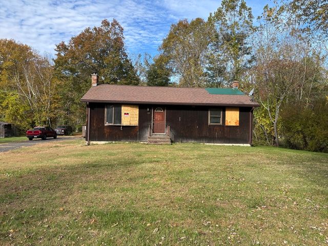 457 Northampton St, Holyoke, MA 01040