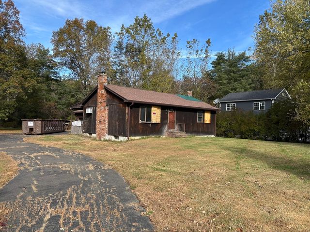 457 Northampton St, Holyoke, MA 01040