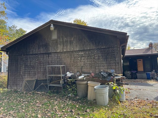 457 Northampton St, Holyoke, MA 01040