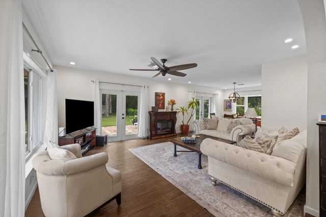 92 SQUIRE Drive, Wellington, FL 33414