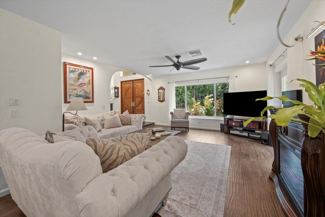 92 SQUIRE Drive, Wellington, FL 33414