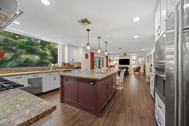 92 SQUIRE Drive, Wellington, FL 33414