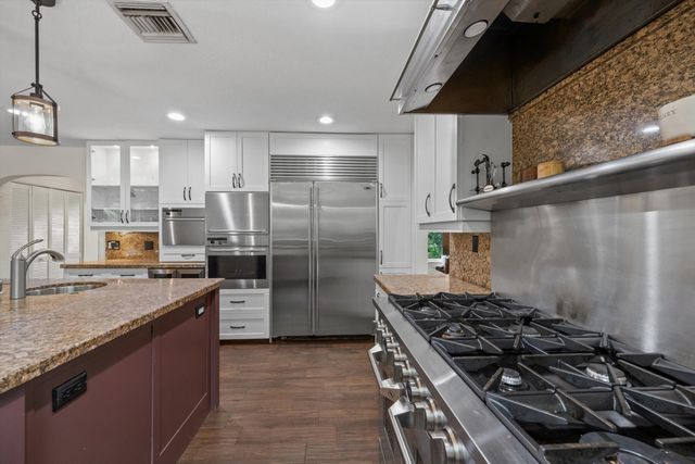 92 SQUIRE Drive, Wellington, FL 33414