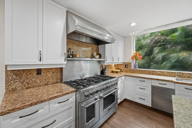 92 SQUIRE Drive, Wellington, FL 33414