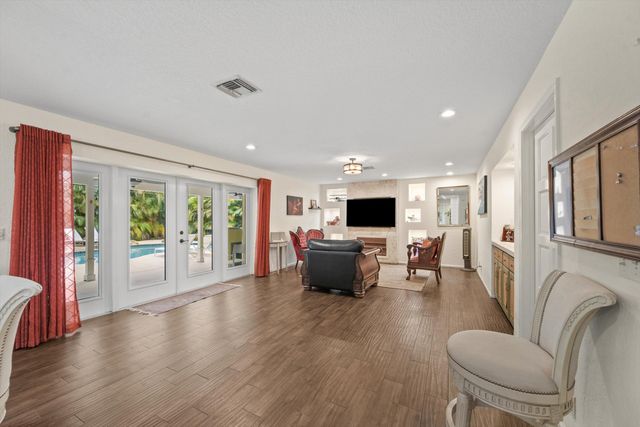 92 SQUIRE Drive, Wellington, FL 33414
