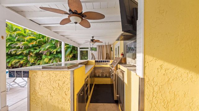 92 SQUIRE Drive, Wellington, FL 33414