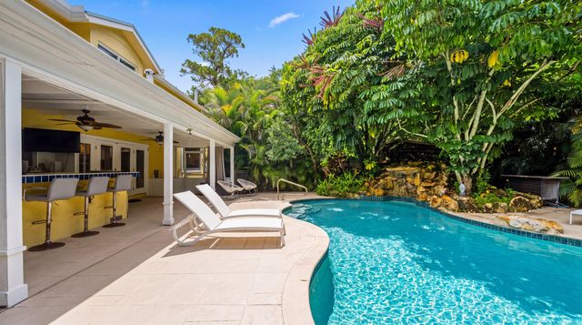 92 SQUIRE Drive, Wellington, FL 33414
