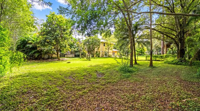 92 SQUIRE Drive, Wellington, FL 33414