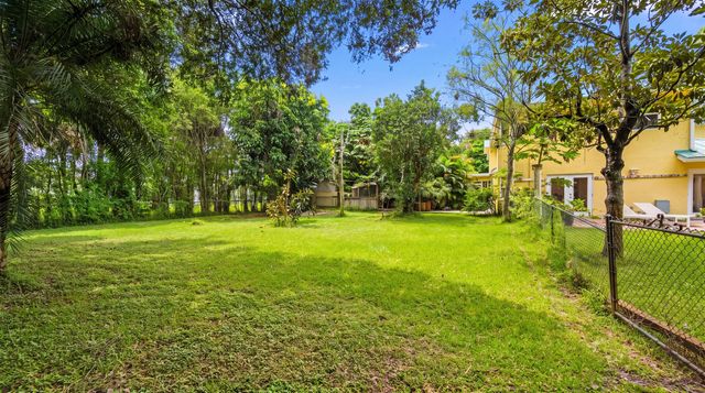 92 SQUIRE Drive, Wellington, FL 33414