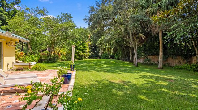 92 SQUIRE Drive, Wellington, FL 33414