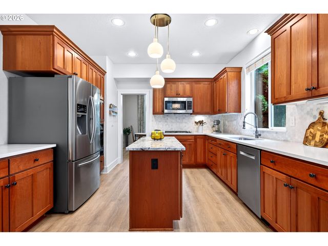11058 Sw ONEIDA St, Tualatin, OR 97062