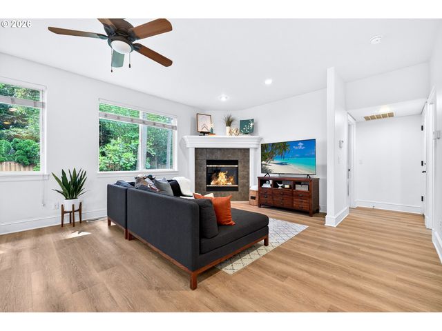 11058 Sw ONEIDA St, Tualatin, OR 97062