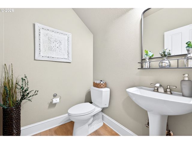 11058 Sw ONEIDA St, Tualatin, OR 97062