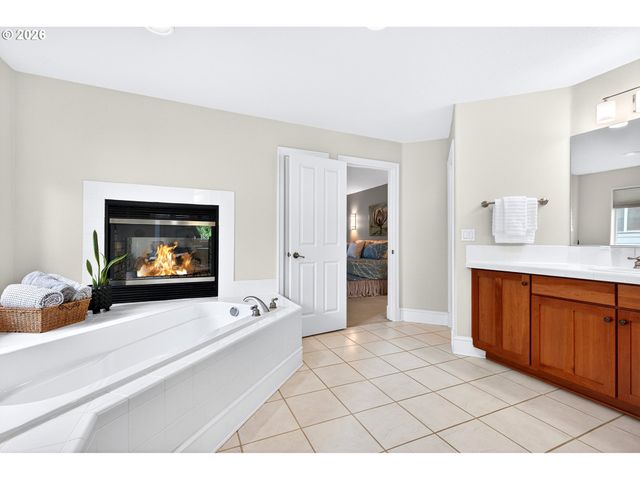 11058 Sw ONEIDA St, Tualatin, OR 97062
