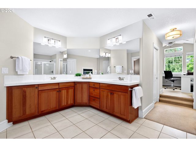 11058 Sw ONEIDA St, Tualatin, OR 97062
