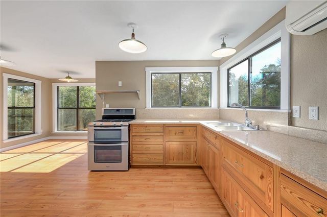 500 Owl Hollow RD, San Marcos, TX 78666