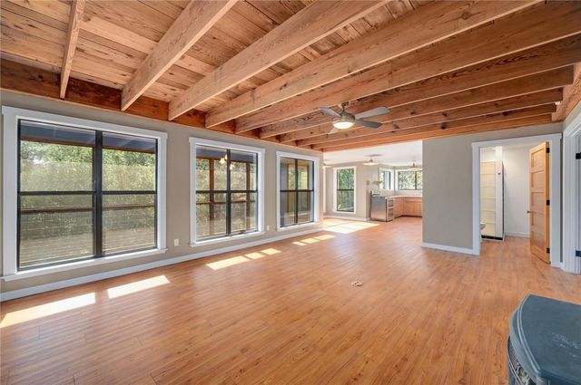 500 Owl Hollow RD, San Marcos, TX 78666